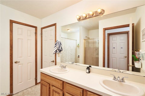 Tiny photo for 8477 Timber Trail, Brecksville, OH 44141 (MLS # 5257111)