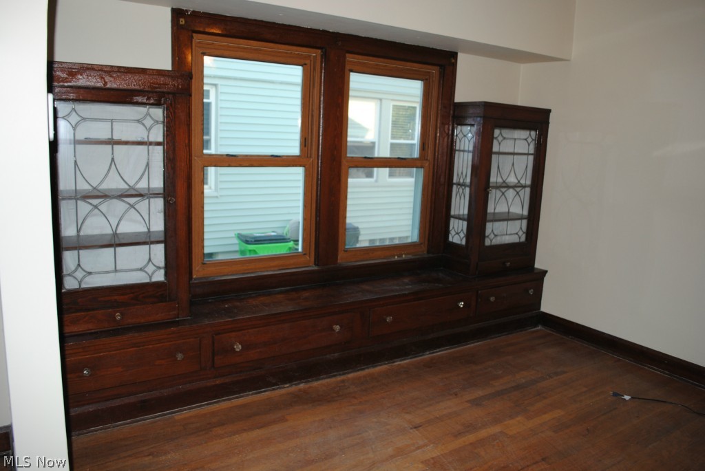 Laura E Sladden - Residential