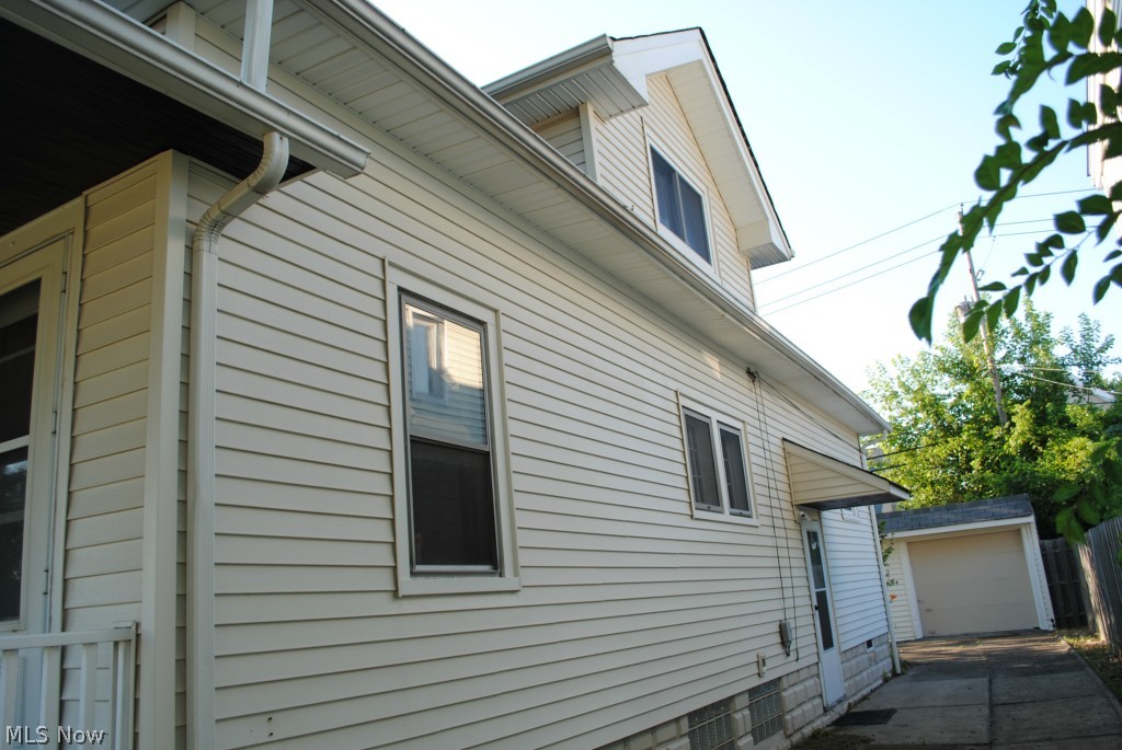 Laura E Sladden - Residential