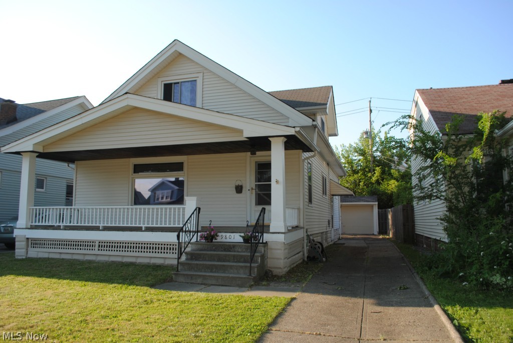 Laura E Sladden - Residential