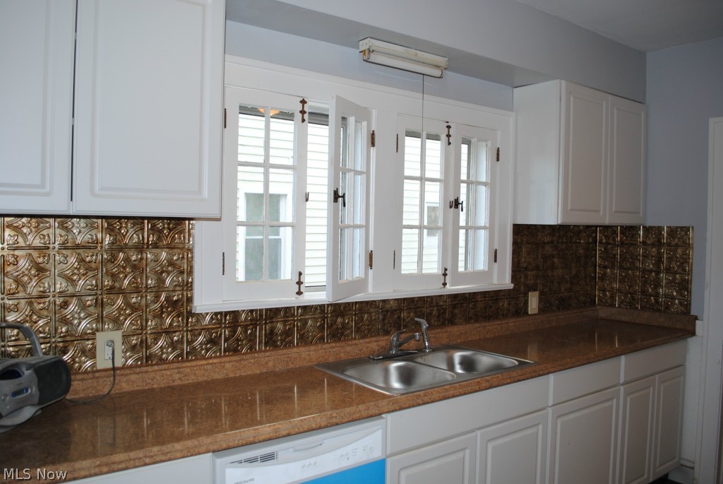 Laura E Sladden - Residential