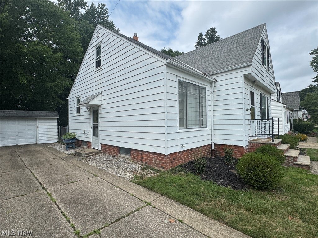1132 Gordon Road