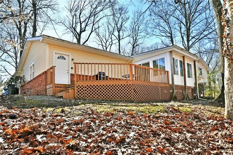 Tiny photo for 9 Hillside Drive, Girard, OH 44420 (MLS # 5190772)