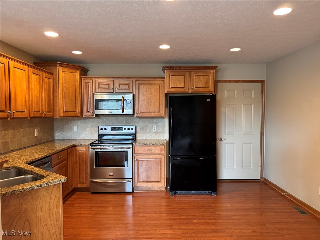HERITAGE GREEN CONDOS - Residential
