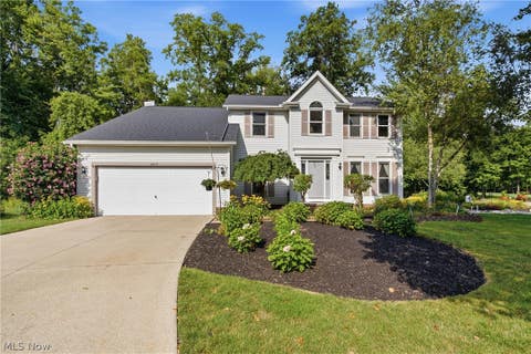 Homes For Sale - 2817 Alling Drive<br/> Twinsburg, OH 44087