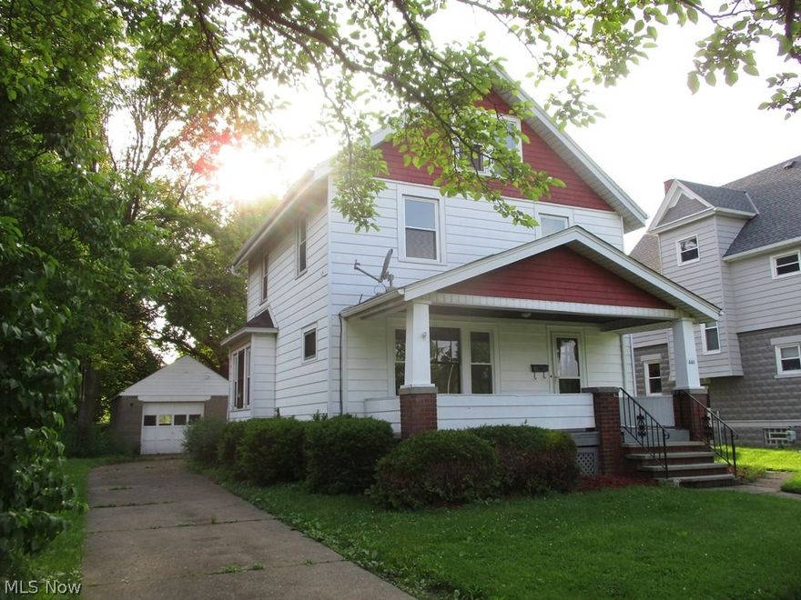 Nice 3 bedroom colonial featuring an eat-in kitchen, formal dining room, large living room and a full basement. Lots of natural woodwork with a built-in bench seat! Floor coverings are new and most windows have been updated. East access to highways. Immediate possession.