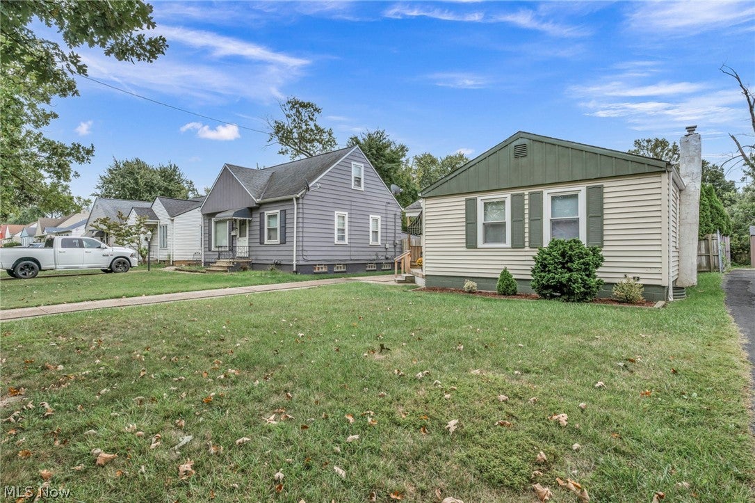18813 Parkmount