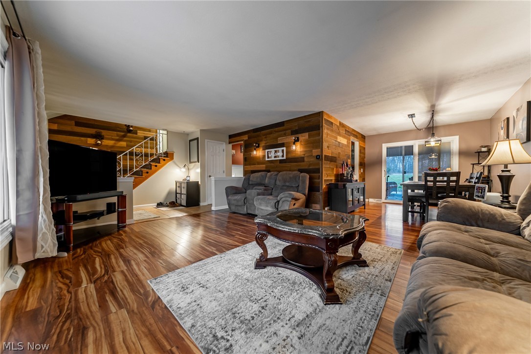 H Luxenbergs Rdg Estates 01 - Residential