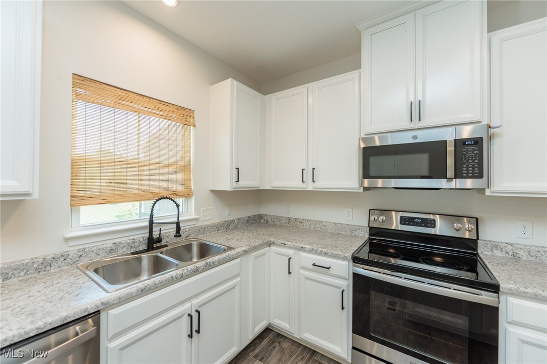 1466 Caymus Court, Avon, Ohio image 12