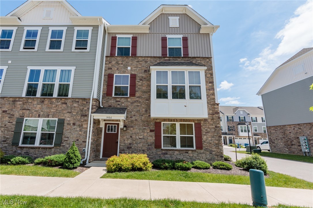 1466 Caymus Court, Avon, Ohio image 1