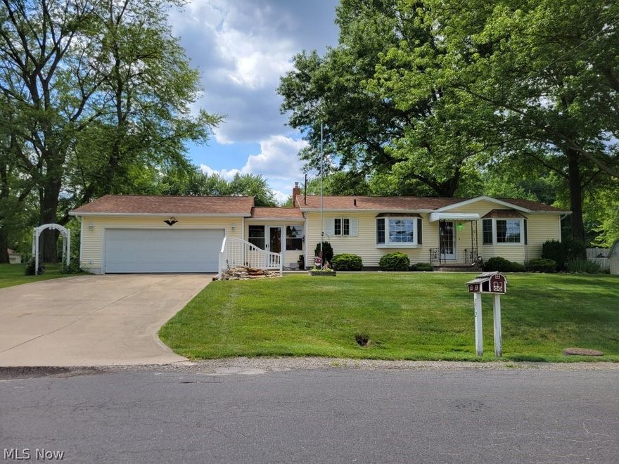 Come Home to Country near the city convivences. Featuring long term owner with pride in ownership. Featuring spacious living area, open eat in kitchen with appliances, bay window for bright natural lighting. Enjoy the spacious Rec. Room and full bath in lower level. Seasonal nights in the breezeway between two car garage and house. Many summer evenings on the patio with desired sun canopy. Near shopping, schools, parks and much more. Call Marion Ave. your new address.