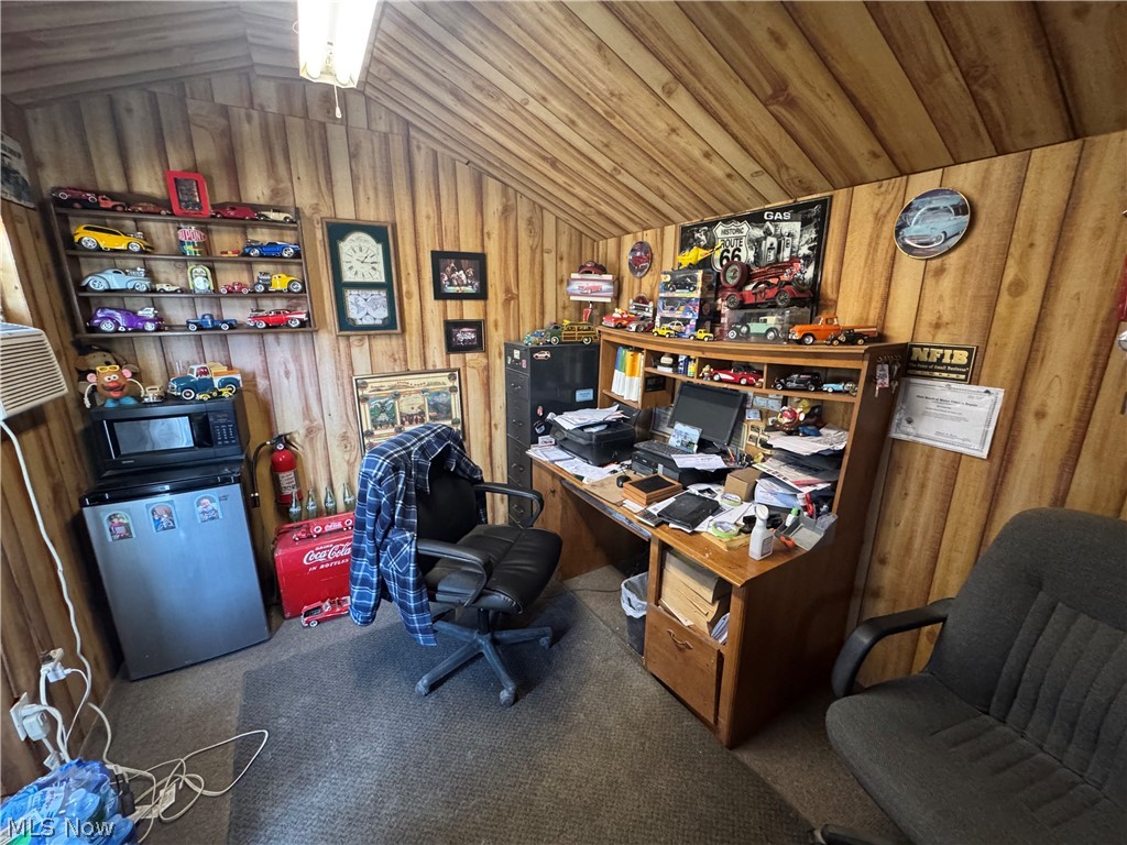 Becky Broom 01 - Residential