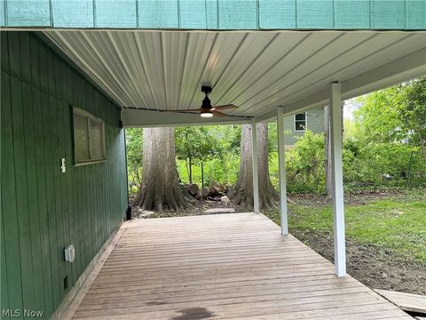 Tiny photo for 262 Miller Court, Elyria, OH 44035 (MLS # 5210553)