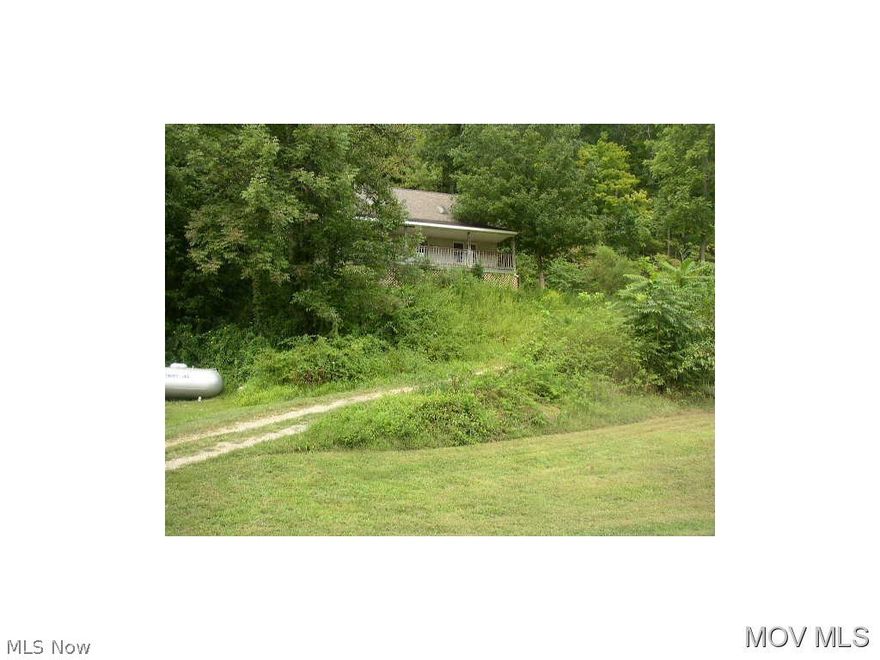 3 lots - 56,57,58 on Creekside Lane, contains septic & leach field for 529 Creekside Lane dwelling. Septic system & leach field for dwelling 529 Creekside Lane. MLS#240683  Elem: St.Marys Elementary School  Elem/Bus: Y  JrHigh: Pleasants County Middle School  JrHigh/Bus: Y  High: St Marys High  High/Bus: Y  Fire: VOL  Police: SHF
