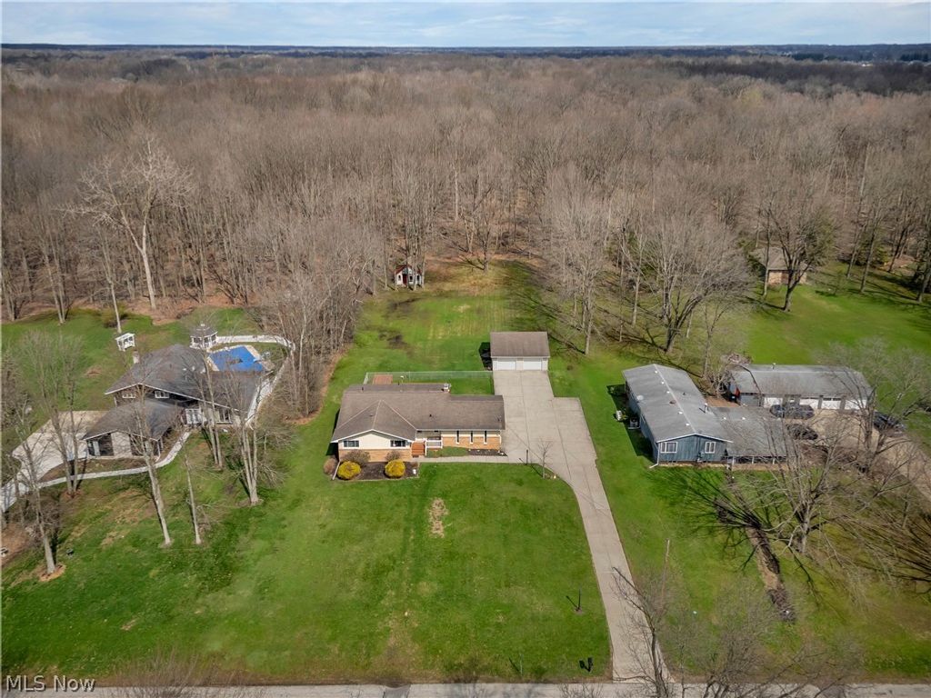 Photo of 24292 Forestview Drive, Columbia Station, OH 44028 (MLS # 5198701)