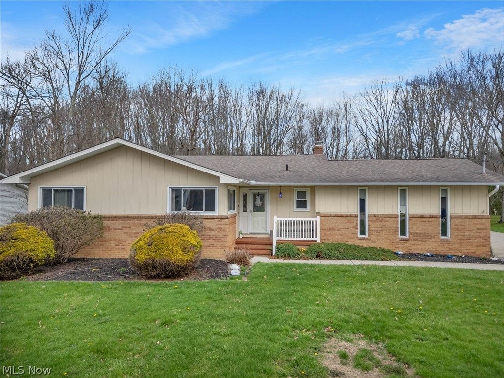 Photo of 24292 Forestview Drive, Columbia Station, OH 44028 (MLS # 5198701)