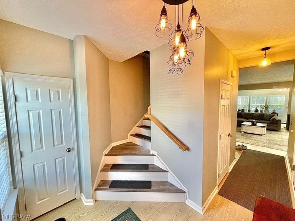 Photo of 1432 Wellingshire Circle, Cuyahoga Falls, OH 44221 (MLS # 5215502)