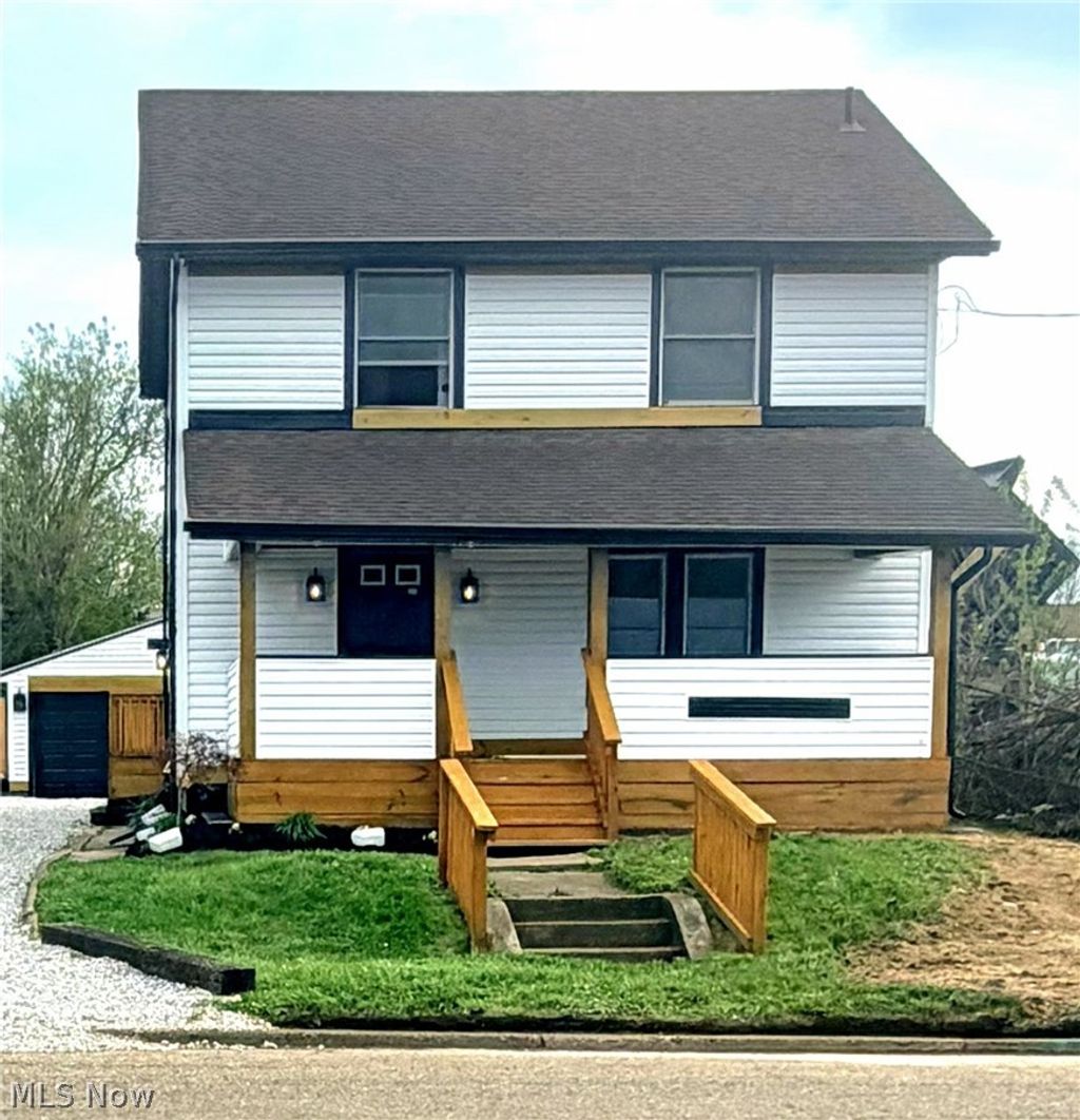 Photo of 2520 8th Street NE, Canton, OH 44704 (MLS # 5202296)