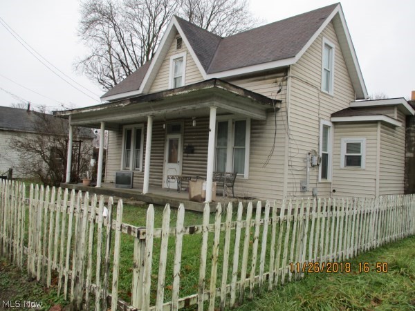 Located in Barnesville, this home has tons of potential! 1st floor features large kitchen with pantry, formal dining room, living room, full bath, and 1st floor bedroom. 2nd level provides 3 additional bedrooms and a second full bath. Large back yard area for parking and gardening. Mostly fenced back yard and enclosed porch. Call your agent for a showing today!