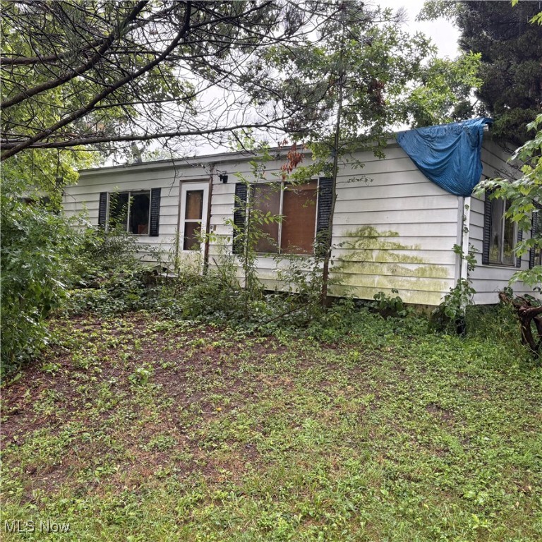 Beautiful lot in Windham township - 2.53 acres. Includes 4 large red oak trees. Garage is concrete block with concrete floors and measures 32x24. Structure is in need of repair.