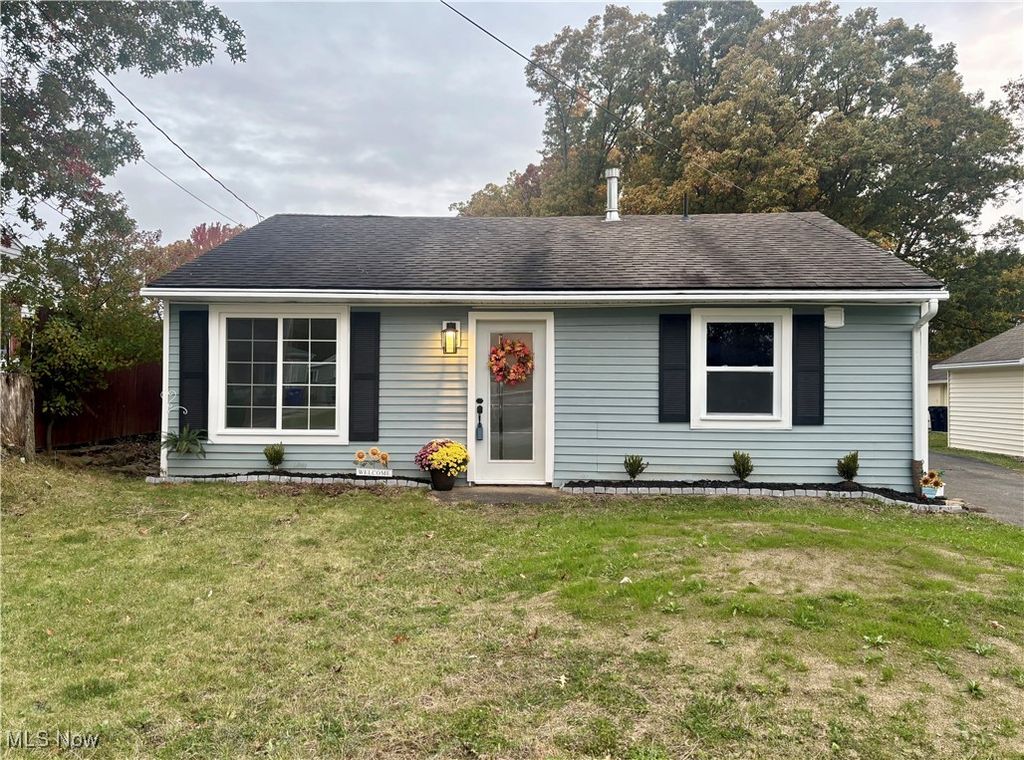 Photo of 1144 Logan Avenue, McDonald, OH 44437 (MLS # 5166820)