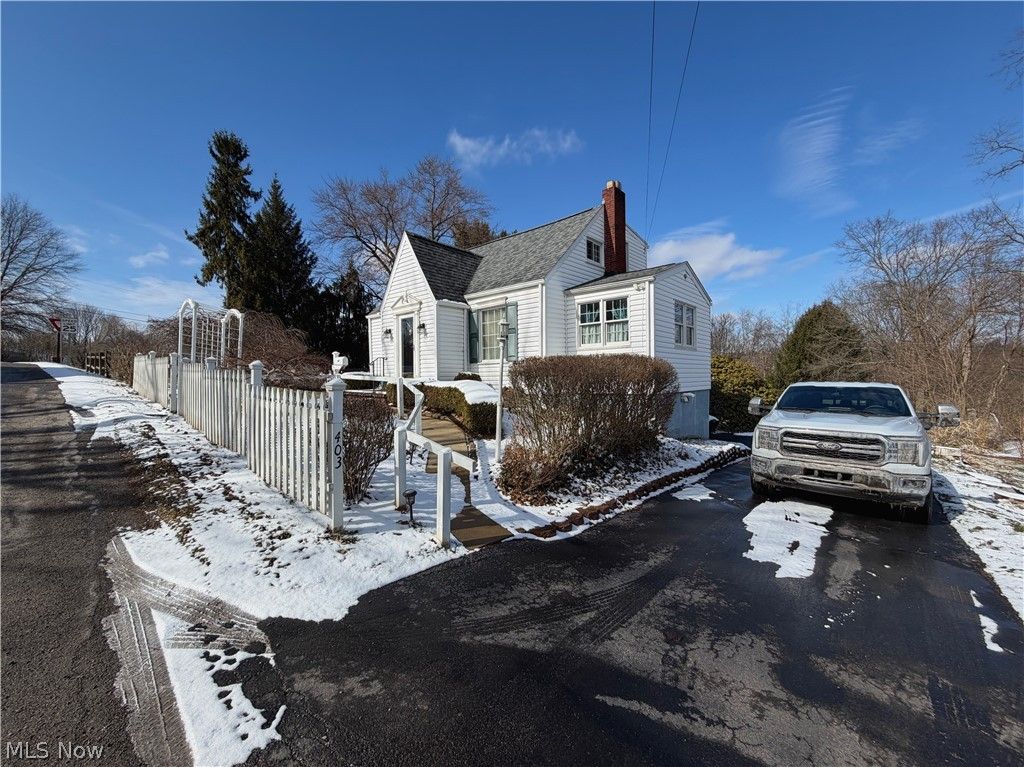 Photo of 403 Burrows Avenue, East Liverpool, OH 43920 (MLS # 5189452)