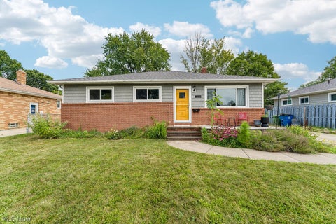 Photo for 239 St Lawrence Boulevard