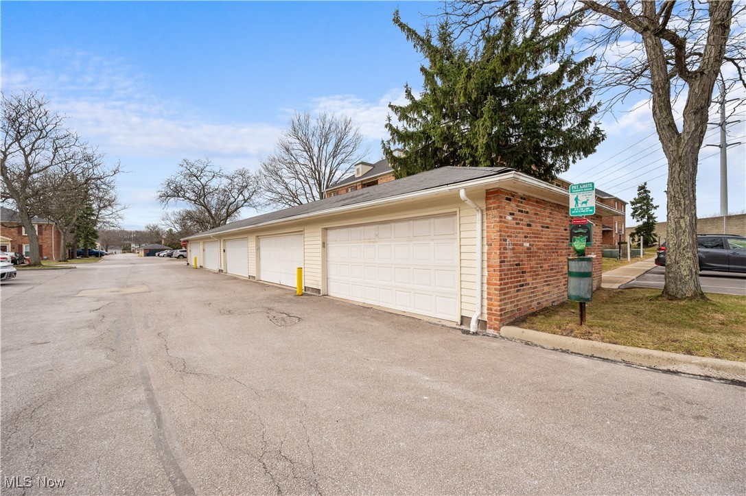 Georgetown/Lyndhurst Condo - Residential