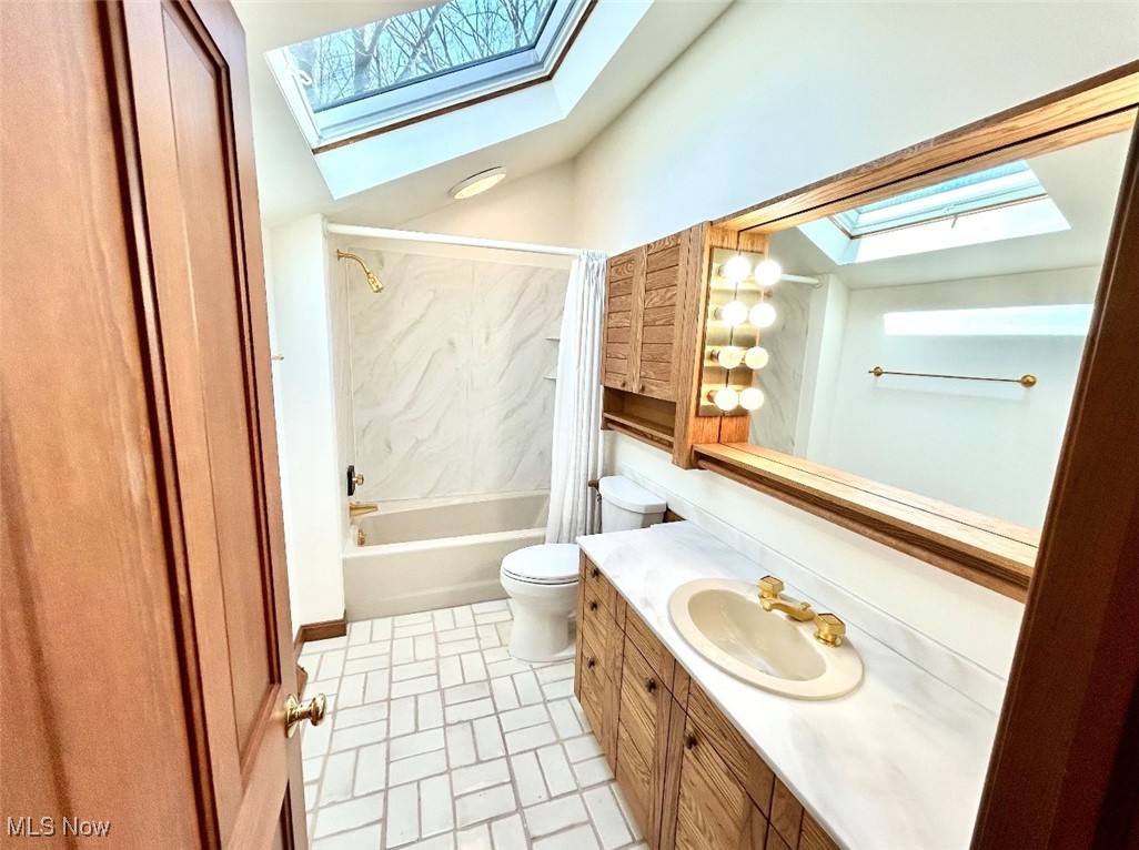 Gates Mills, Ohio 44040, United States, 4 Bedrooms Bedrooms, ,3 BathroomsBathrooms,Residential,Active,93982