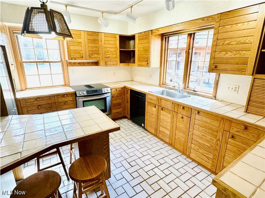 Gates Mills, Ohio 44040, United States, 4 Bedrooms Bedrooms, ,3 BathroomsBathrooms,Residential,Active,93982