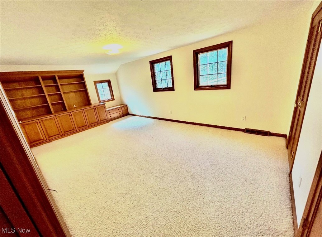 Gates Mills, Ohio 44040, United States, 4 Bedrooms Bedrooms, ,3 BathroomsBathrooms,Residential,Active,93982