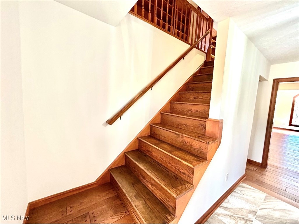 Gates Mills, Ohio 44040, United States, 4 Bedrooms Bedrooms, ,3 BathroomsBathrooms,Residential,Active,93982