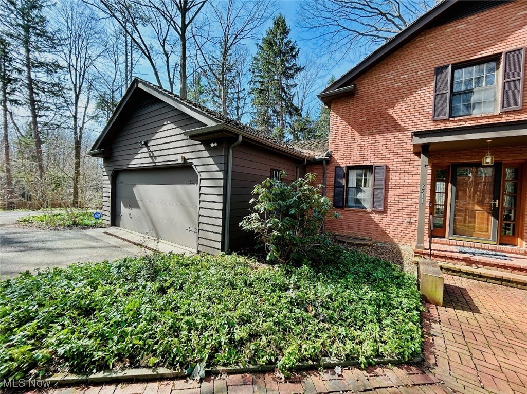 Gates Mills, Ohio 44040, United States, 4 Bedrooms Bedrooms, ,3 BathroomsBathrooms,Residential,Active,93982