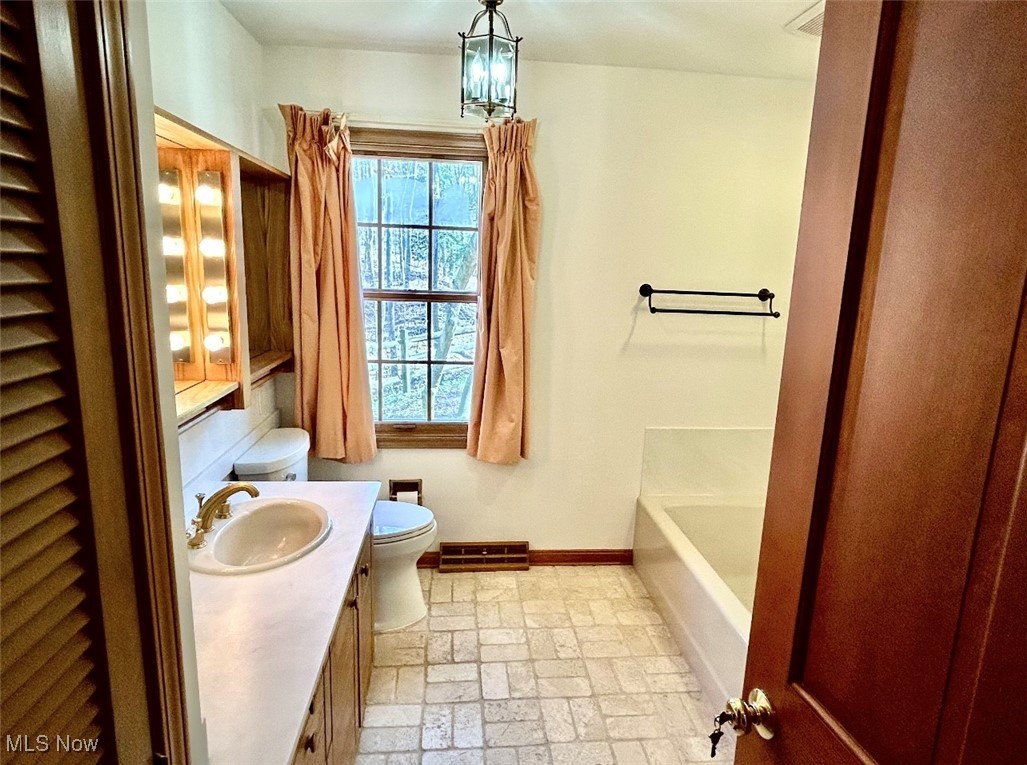 Gates Mills, Ohio 44040, United States, 4 Bedrooms Bedrooms, ,3 BathroomsBathrooms,Residential,Active,93982