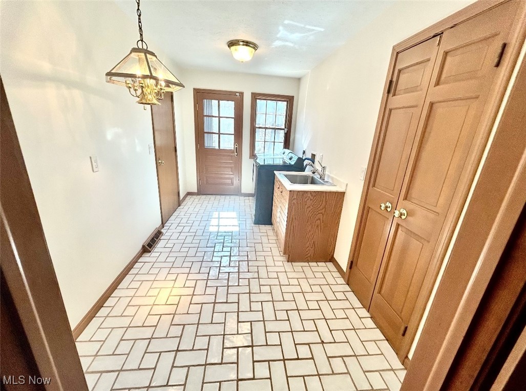 Gates Mills, Ohio 44040, United States, 4 Bedrooms Bedrooms, ,3 BathroomsBathrooms,Residential,Active,93982