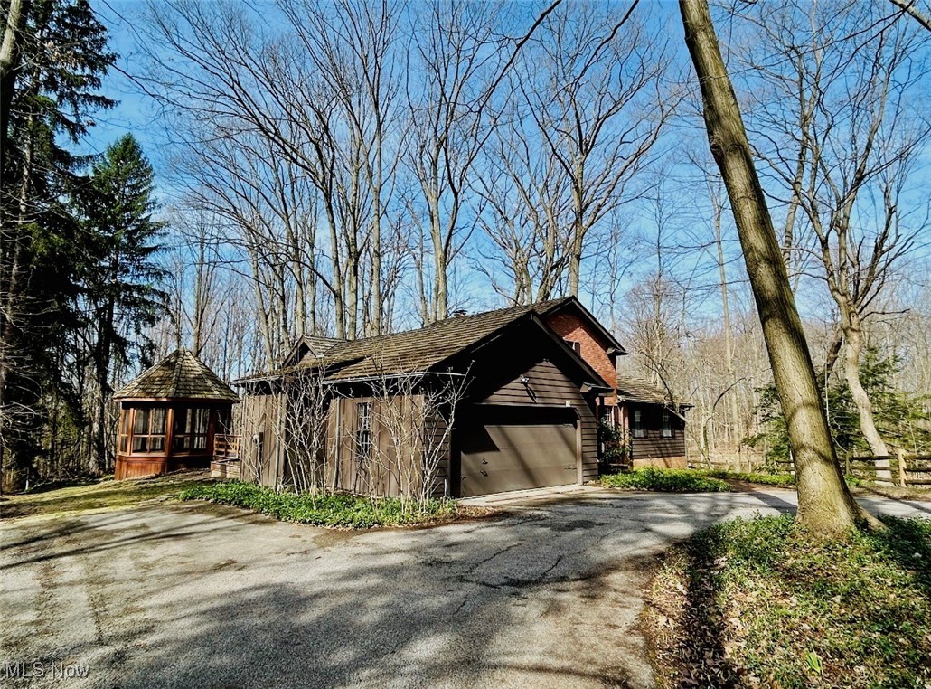 Gates Mills, Ohio 44040, United States, 4 Bedrooms Bedrooms, ,3 BathroomsBathrooms,Residential,Active,93982