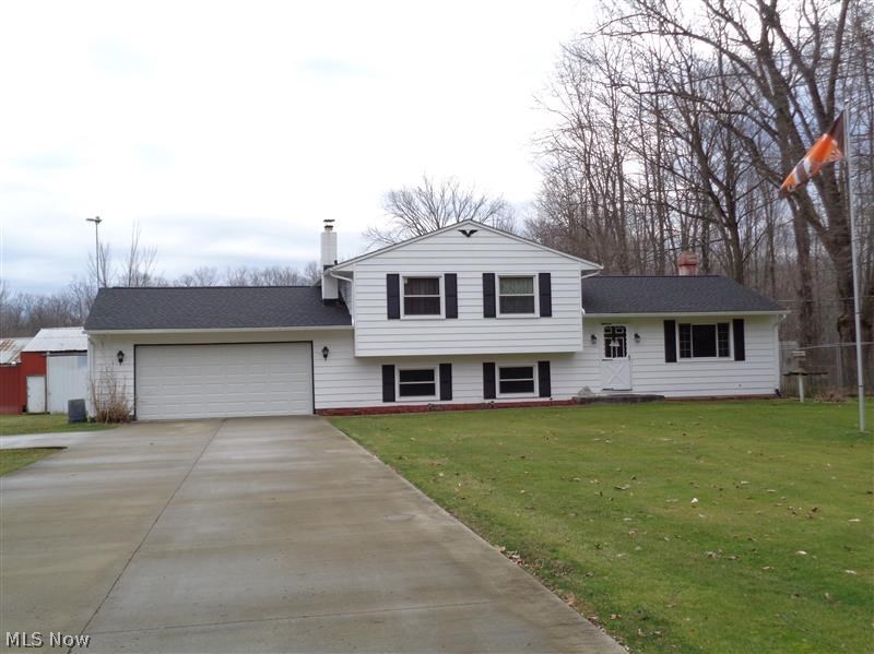 Welcome home to 3652 Porter Rd Rootstown, Ohio 44272!
Serene country setting! This well maintained three level split has so much to offer such as newer roof, newer garage door and opener, newer septic and well tank and newer windows. The open floor plan is perfect for entertaining. Features also include 5 stall horse barn on nearly 2 acres.
The enclosed patio is a nice place to relax and enjoy nature.
Call today for your private showing and start packing!