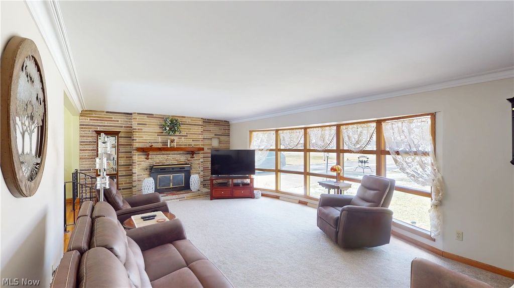 Photo of 239 Dunbar Road, Tallmadge, OH 44278 (MLS # 5188969)