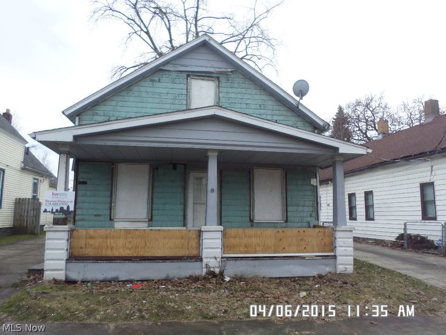 3 beds with a potential for a 4th, 1 bath, full basement, nice size back yard.  Tons of potential here.