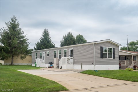 Homes For Sale - 1572 Bogie Lane<br/> Painesville, OH 44077