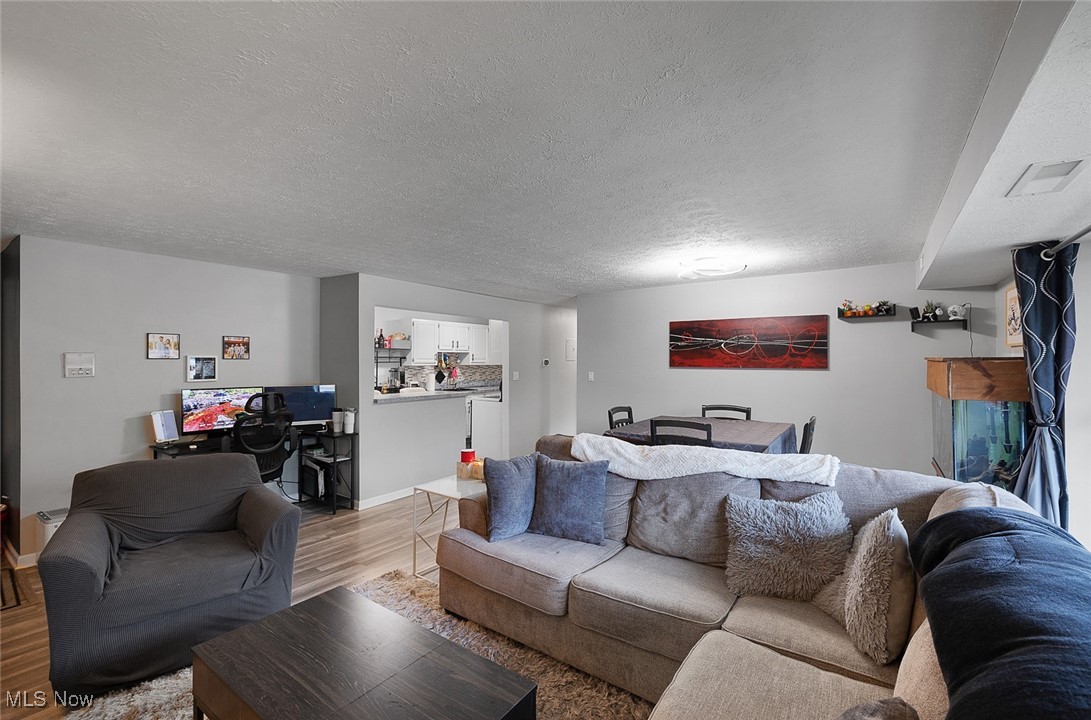 9550 Cove Drive #D18, North Royalton, Ohio image 6