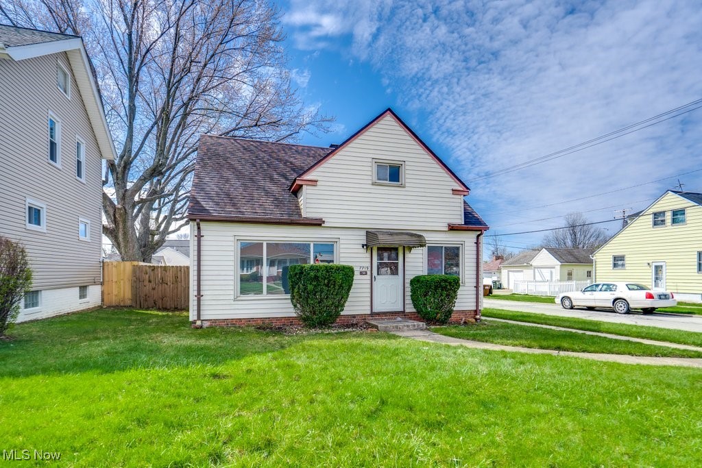 7719 Newport Avenue, Parma, Ohio image 3