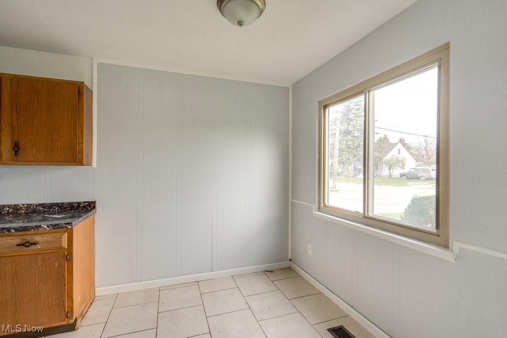 7719 Newport Avenue, Parma, Ohio image 20