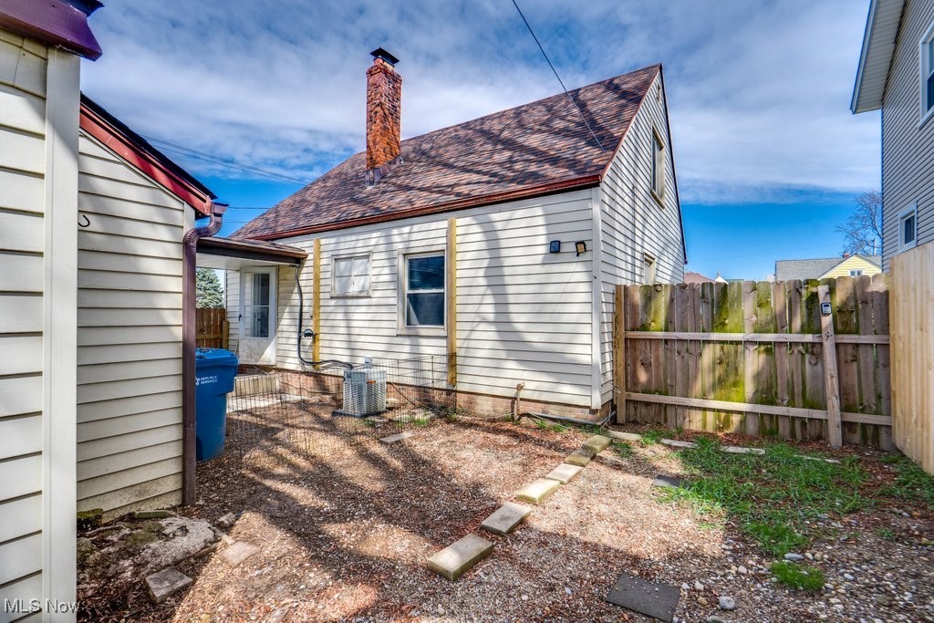 7719 Newport Avenue, Parma, Ohio image 8