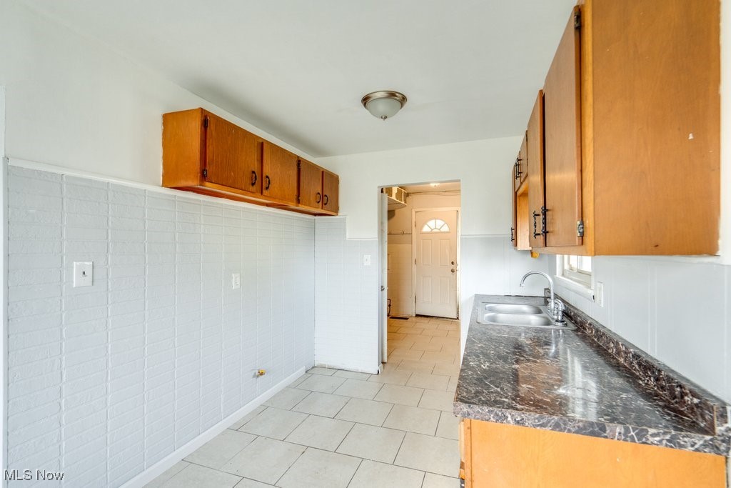 7719 Newport Avenue, Parma, Ohio image 23