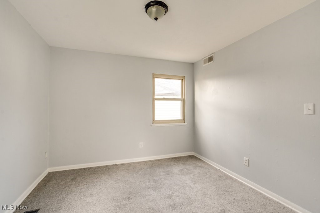 7719 Newport Avenue, Parma, Ohio image 17