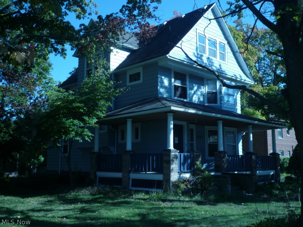 Welcome to this fantastic freestanding colonial located in the heart of Cleveland Heights. You will find stunning detail throughout such as beautiful molding trim and built-in Oak fireplaces, and many stained glass windows. This three-story house is move-in condition and is priced to sell. It has passed the point of sale with Cleveland Heights and there are no violations.