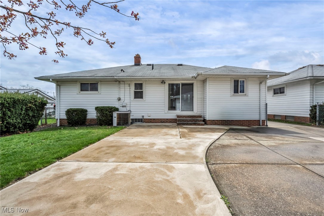 29597 Shaker Drive, Wickliffe, Ohio image 29