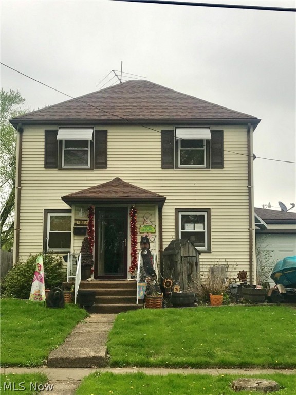 This 3 BR, 1 BA home features an attached 1-car garage and a nice, flat back yard. It's currently being used as a rental and the seller states it brings in $7500 annually.