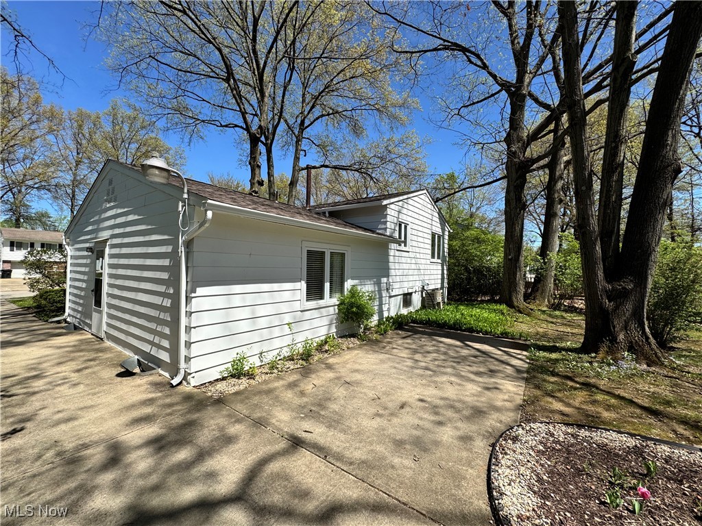 2879 Williamsburg Street, Warren, Ohio image 26